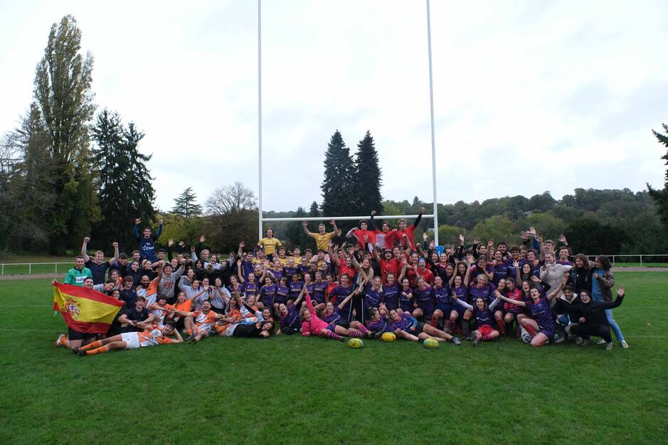 Students on a rugby field at HEC Paris